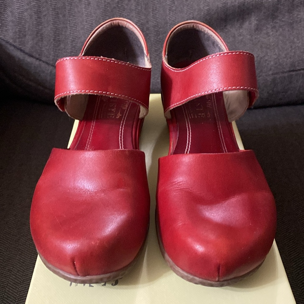 6.5-7 Red L’artiste Mary Jane style shoe. Good used condition